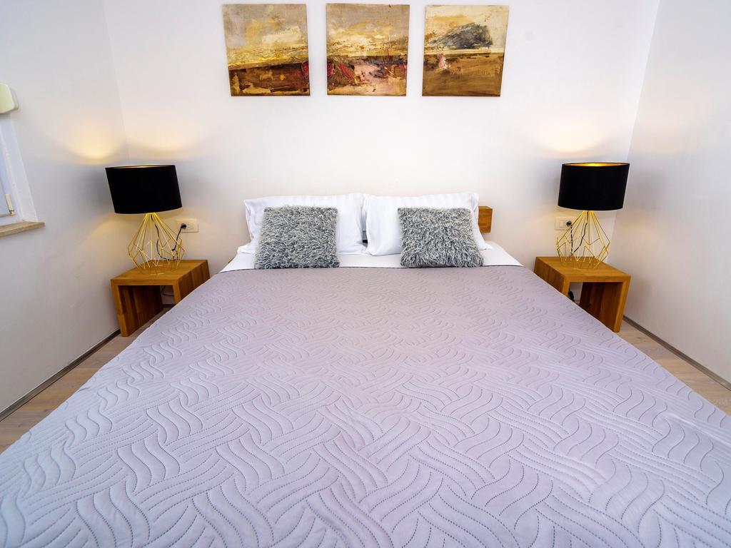 Apartments Villa Castello คาชเตลา ภายนอก รูปภาพ