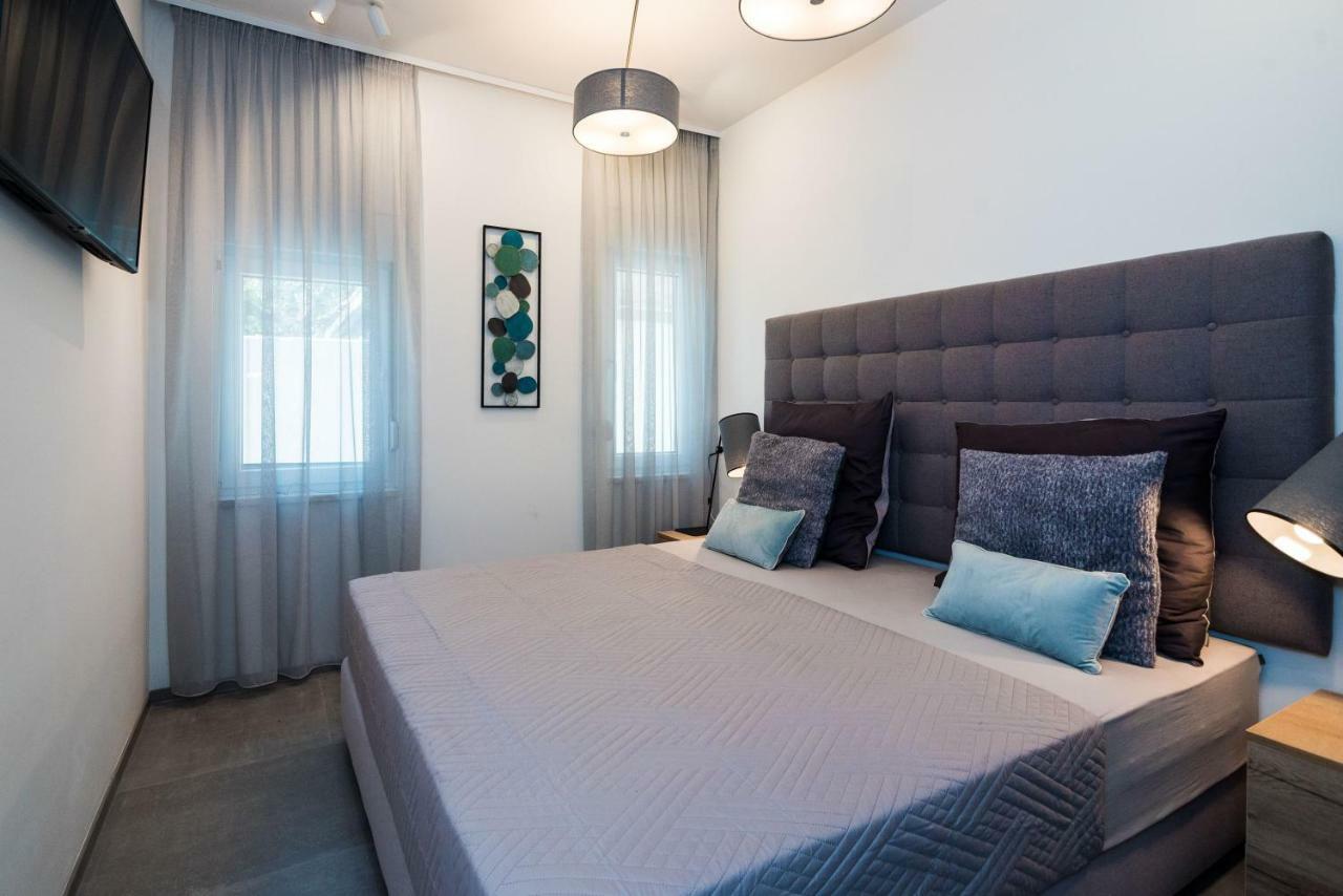Apartments Villa Castello คาชเตลา ภายนอก รูปภาพ