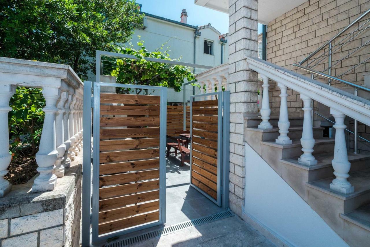 Apartments Villa Castello คาชเตลา ภายนอก รูปภาพ