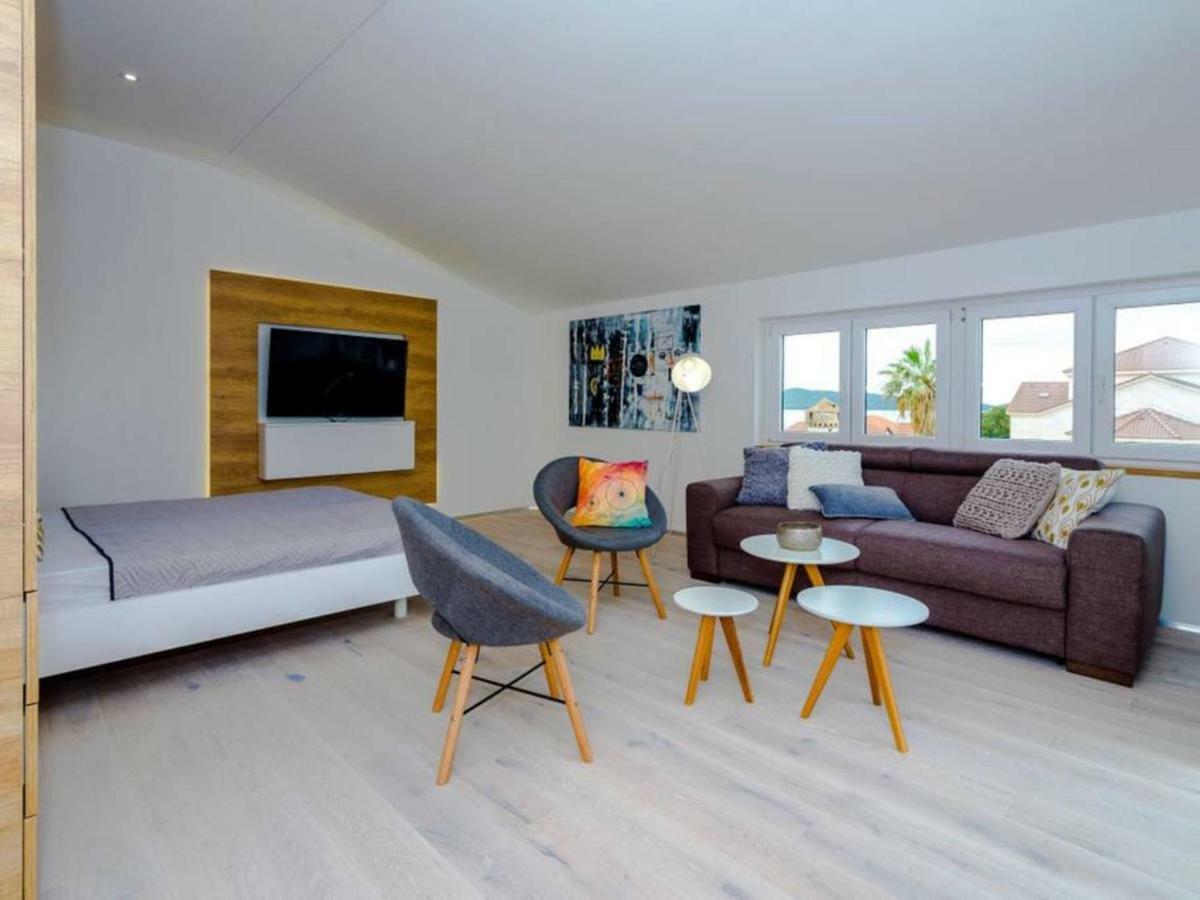 Apartments Villa Castello คาชเตลา ภายนอก รูปภาพ