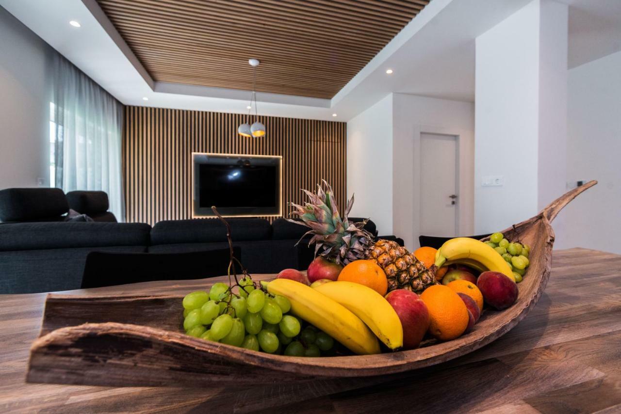 Apartments Villa Castello คาชเตลา ภายนอก รูปภาพ