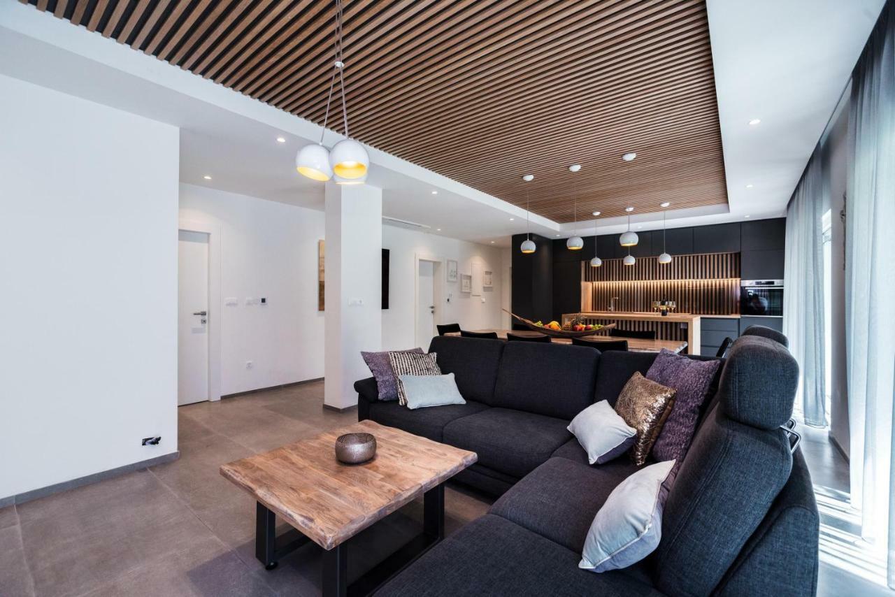 Apartments Villa Castello คาชเตลา ภายนอก รูปภาพ